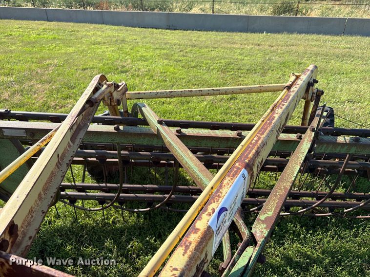 image for item FK3446 John Deere 640 hay rake