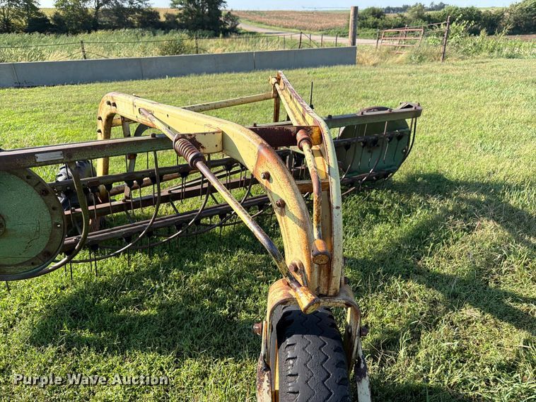 image for item FK3446 John Deere 640 hay rake