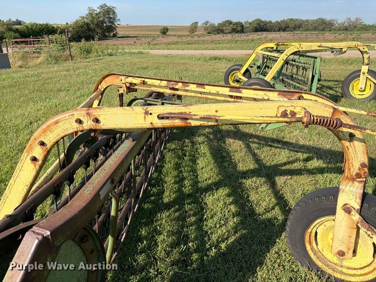 image for item FK3446 John Deere 640 hay rake