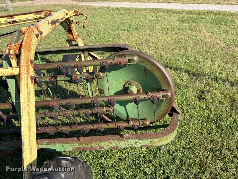 image for item FK3446 John Deere 640 hay rake