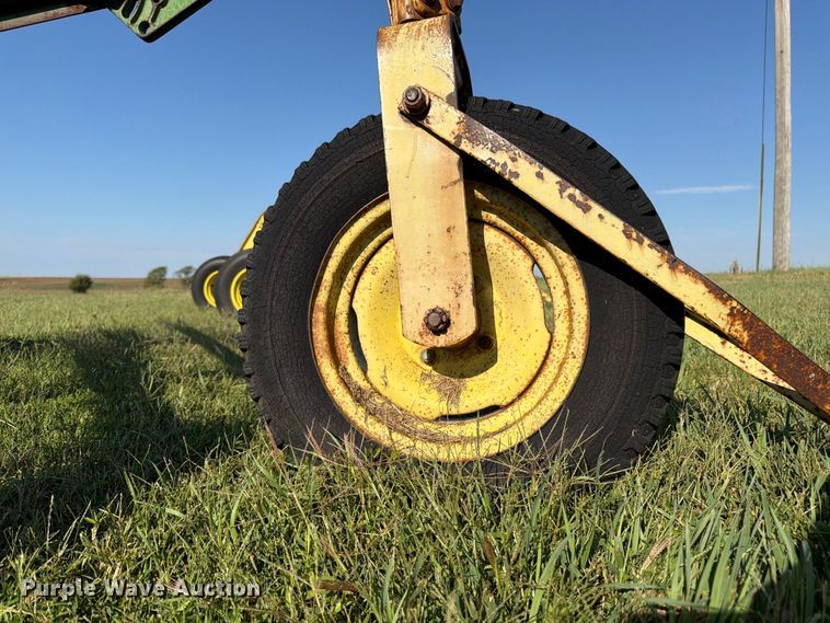 image for item FK3446 John Deere 640 hay rake