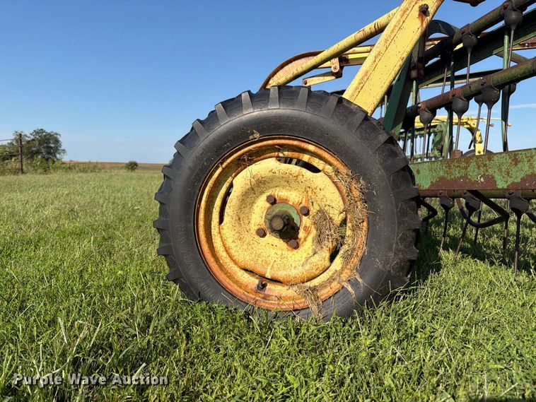 image for item FK3446 John Deere 640 hay rake