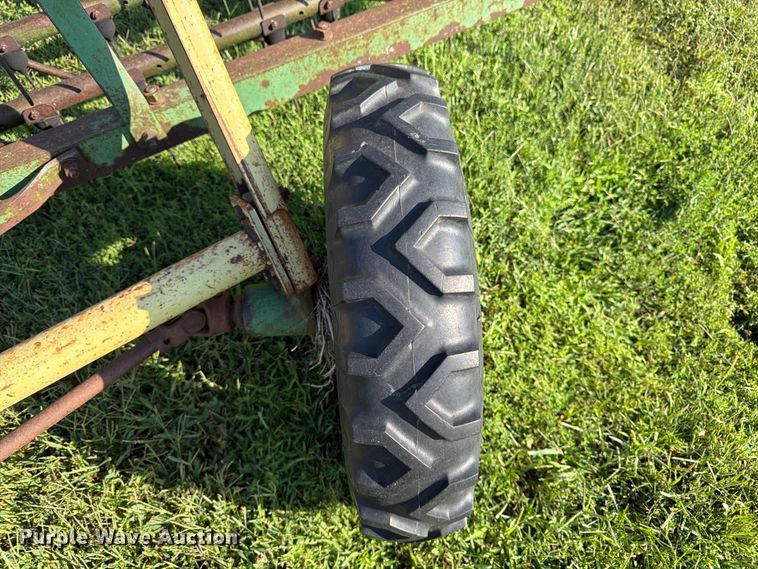 image for item FK3446 John Deere 640 hay rake