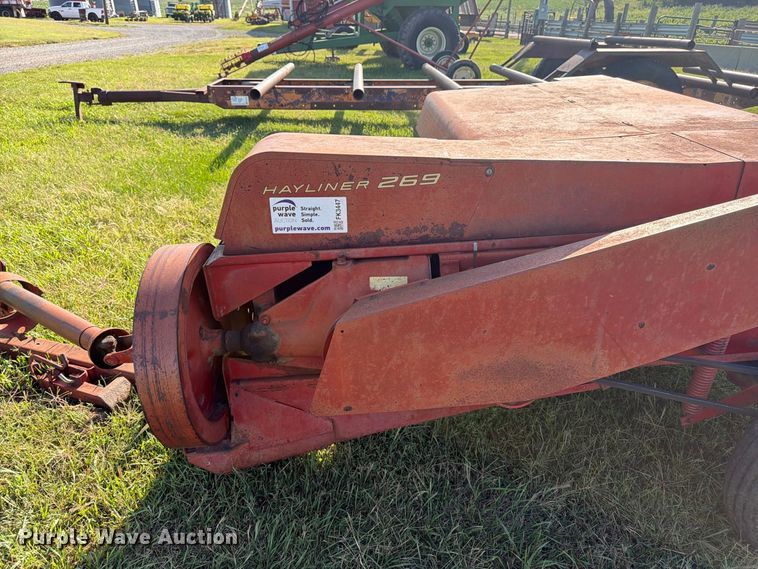 image for item FK3447 New Holland 269 small square baler