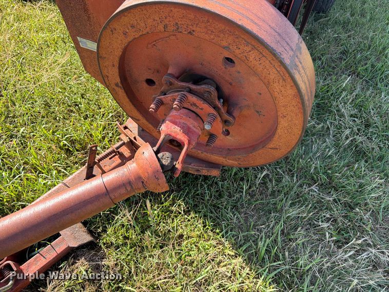 image for item FK3447 New Holland 269 small square baler