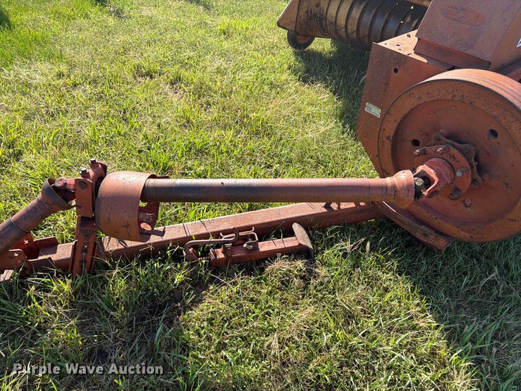 image for item FK3447 New Holland 269 small square baler