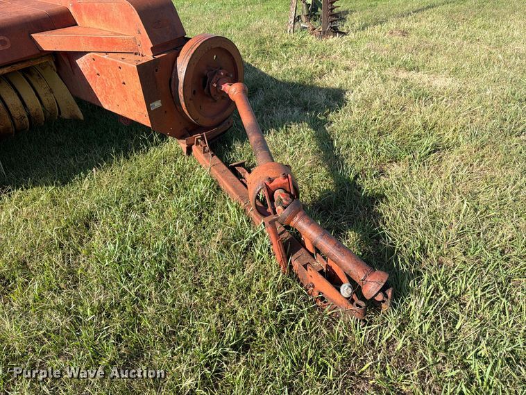 image for item FK3447 New Holland 269 small square baler