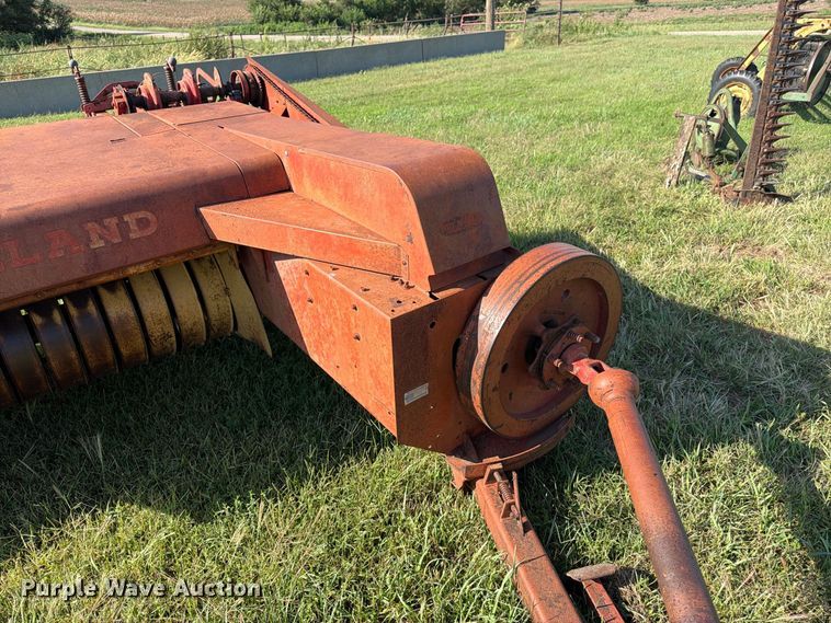 image for item FK3447 New Holland 269 small square baler
