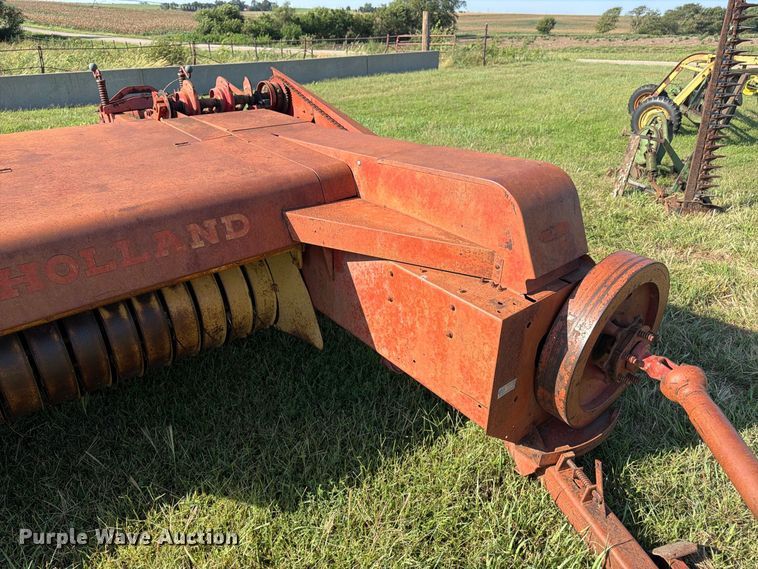 image for item FK3447 New Holland 269 small square baler