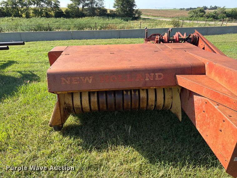 image for item FK3447 New Holland 269 small square baler