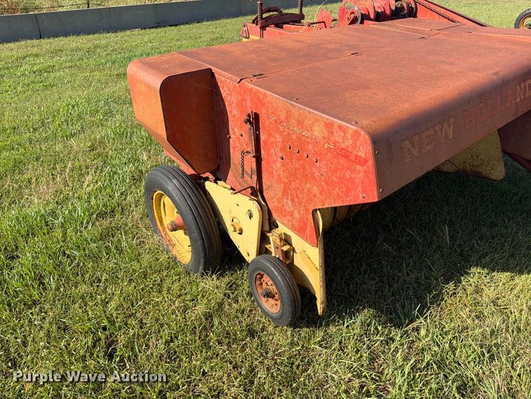 image for item FK3447 New Holland 269 small square baler