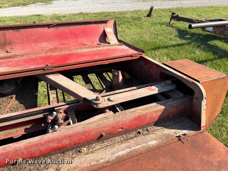 image for item FK3447 New Holland 269 small square baler