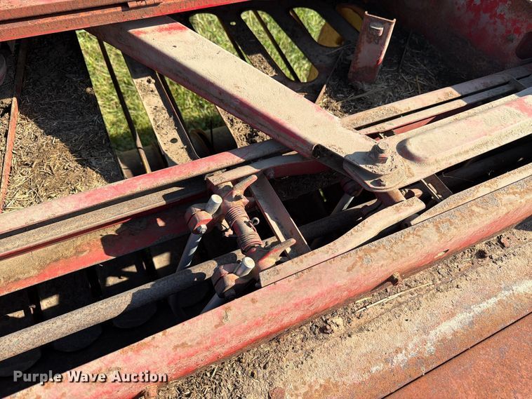 image for item FK3447 New Holland 269 small square baler