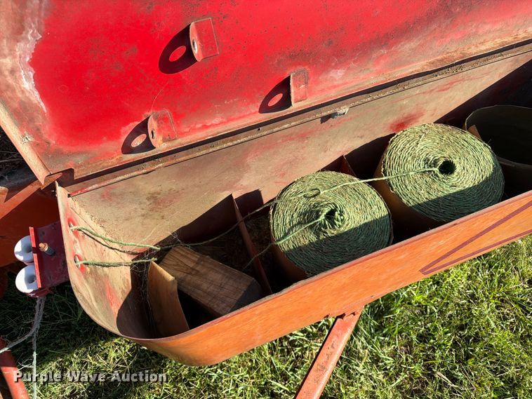 image for item FK3447 New Holland 269 small square baler