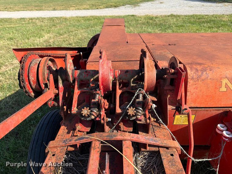 image for item FK3447 New Holland 269 small square baler