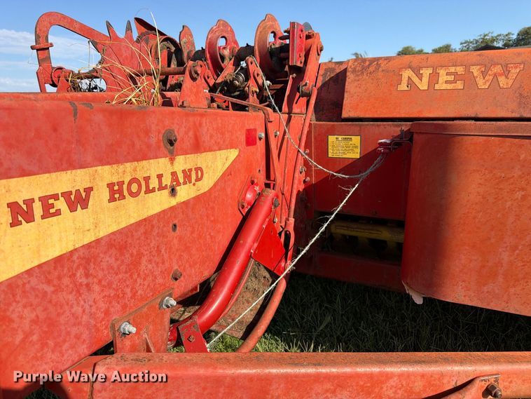 image for item FK3447 New Holland 269 small square baler