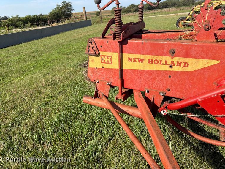 image for item FK3447 New Holland 269 small square baler