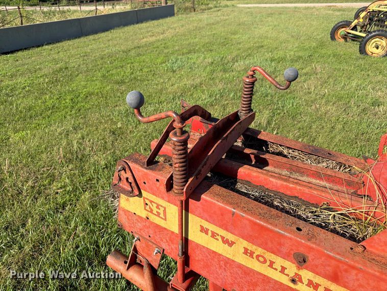 image for item FK3447 New Holland 269 small square baler