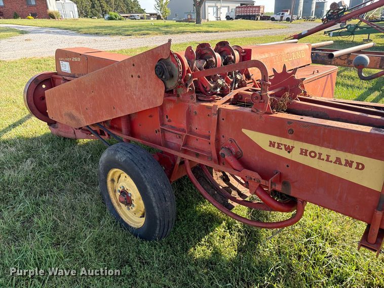 image for item FK3447 New Holland 269 small square baler