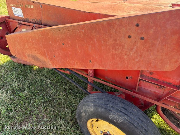 image for item FK3447 New Holland 269 small square baler
