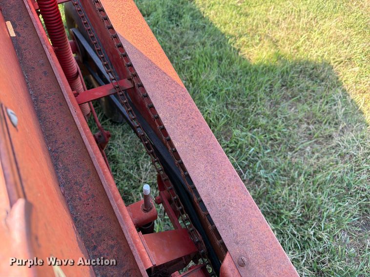 image for item FK3447 New Holland 269 small square baler