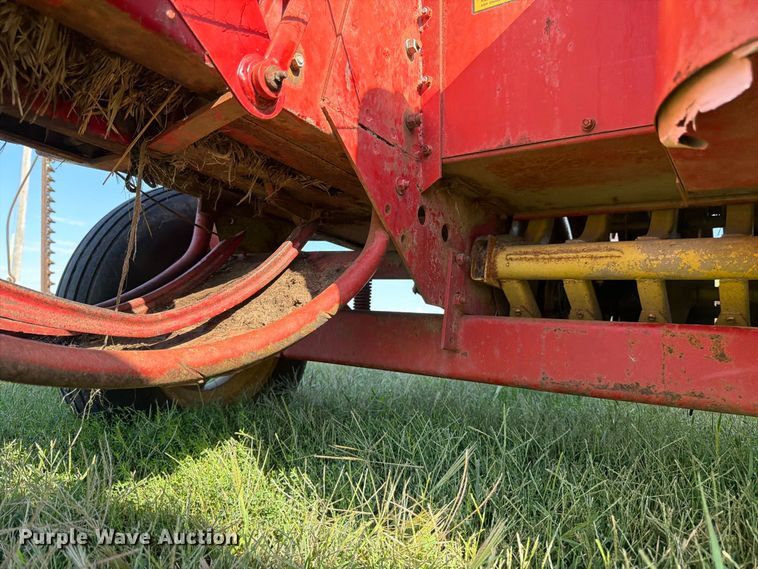 image for item FK3447 New Holland 269 small square baler