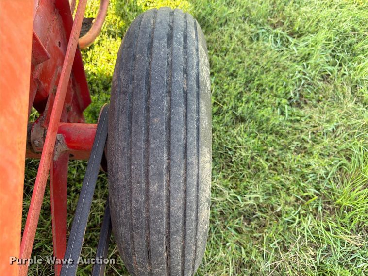 image for item FK3447 New Holland 269 small square baler