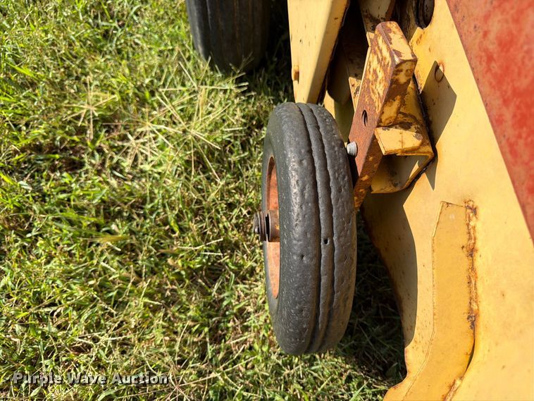 image for item FK3447 New Holland 269 small square baler