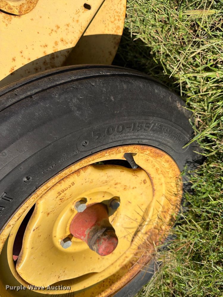 image for item FK3447 New Holland 269 small square baler