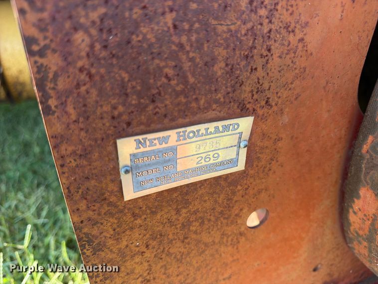 image for item FK3447 New Holland 269 small square baler