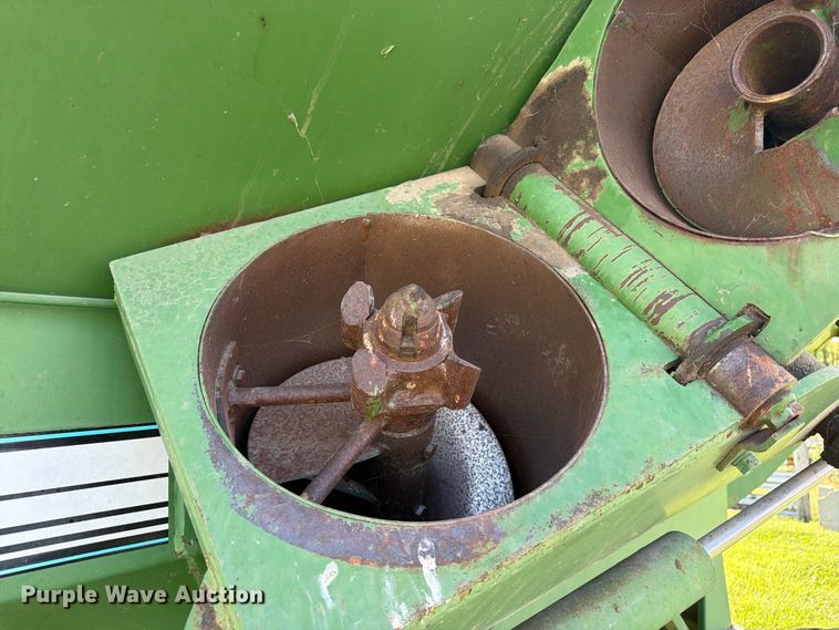 image for item FK3450 Brent by Unverferth GC472 grain cart