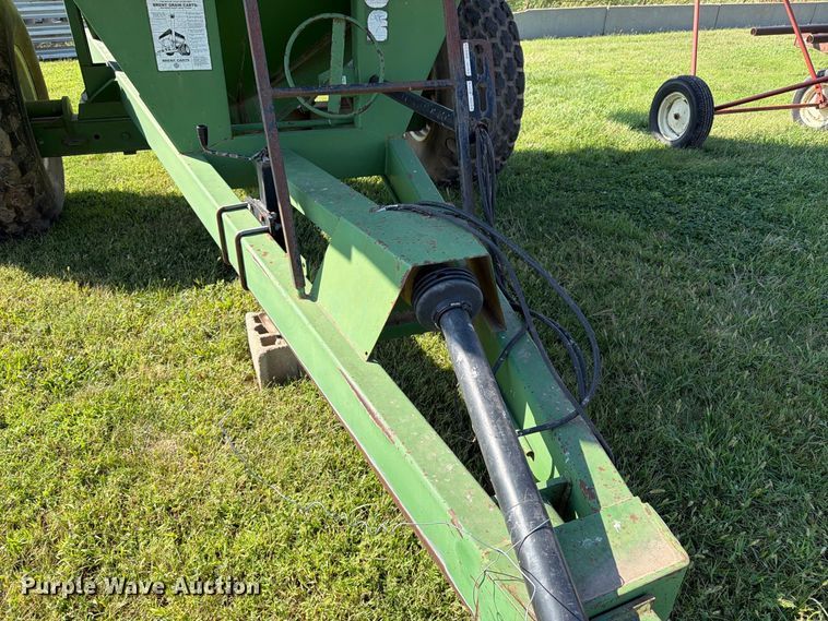 image for item FK3450 Brent by Unverferth GC472 grain cart