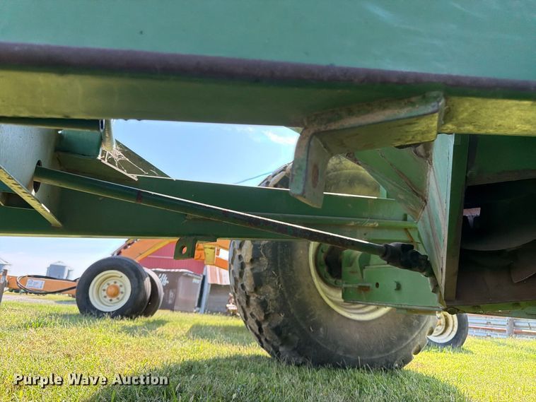 image for item FK3450 Brent by Unverferth GC472 grain cart