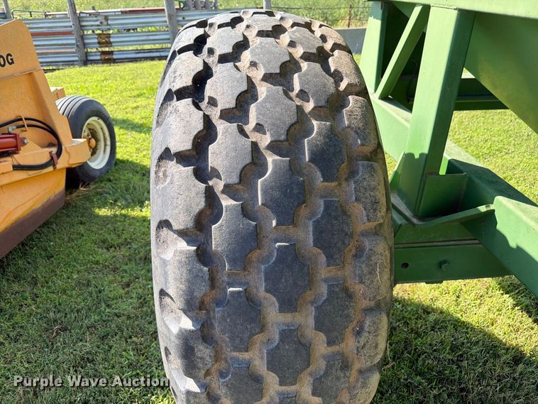 image for item FK3450 Brent by Unverferth GC472 grain cart
