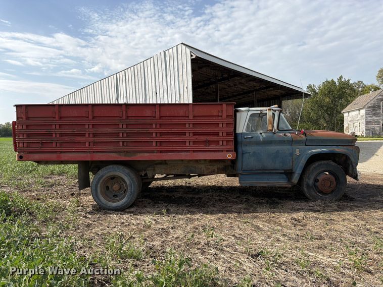 image for item FK3468 1963 Chevorlet 60 grain truck