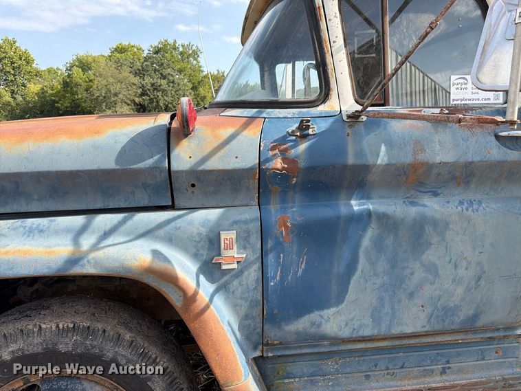 image for item FK3468 1963 Chevorlet 60 grain truck