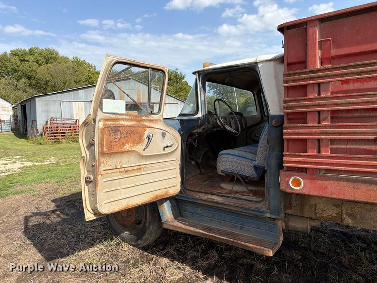 image for item FK3468 1963 Chevorlet 60 grain truck