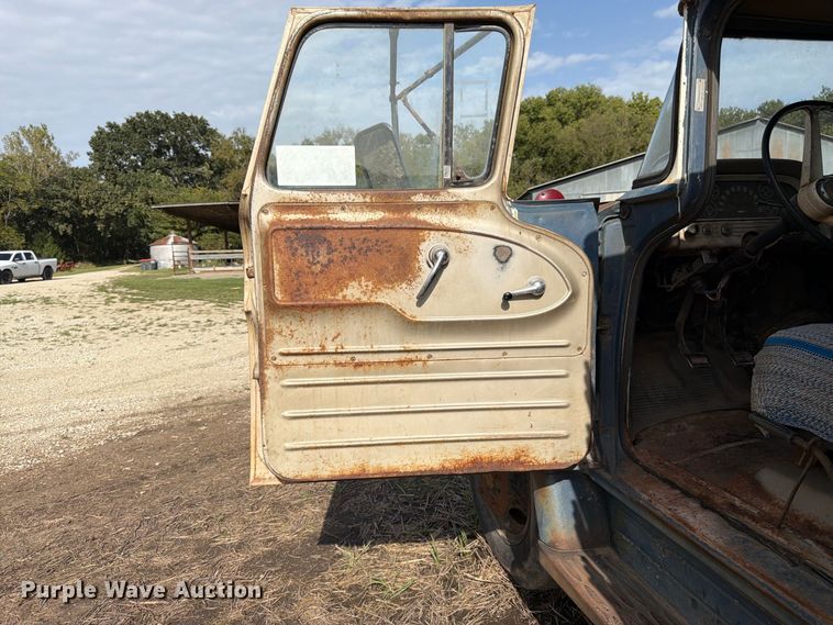 image for item FK3468 1963 Chevorlet 60 grain truck