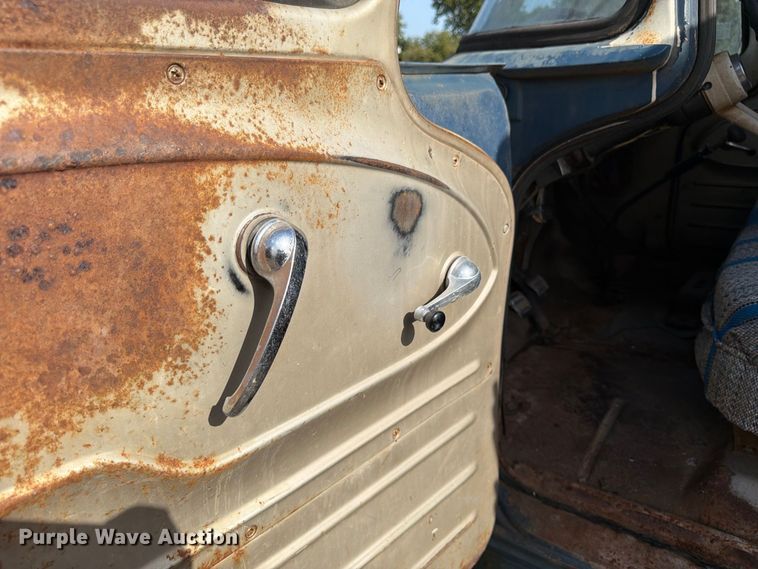 image for item FK3468 1963 Chevorlet 60 grain truck