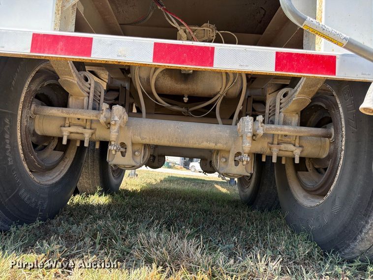 image for item FK3675 2002 Jet grain trailer