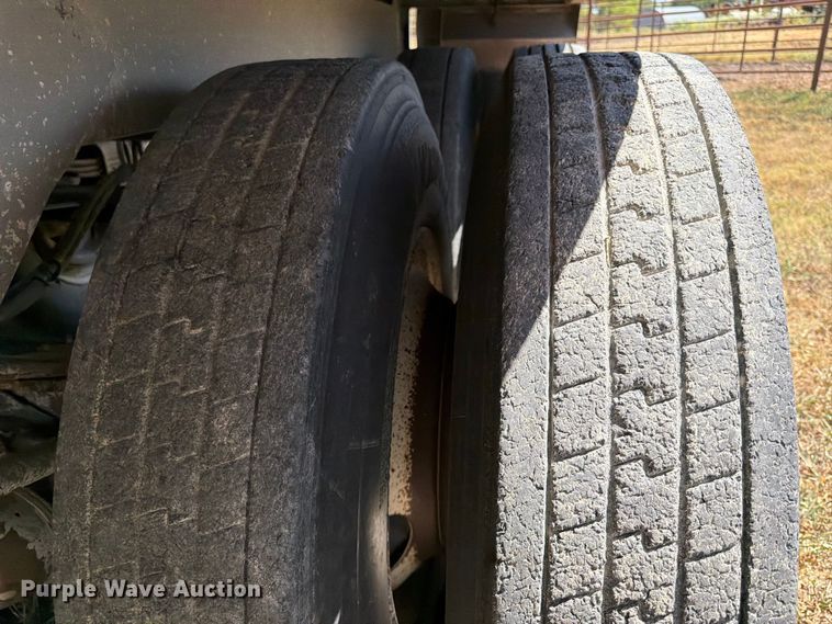 image for item FK3675 2002 Jet grain trailer