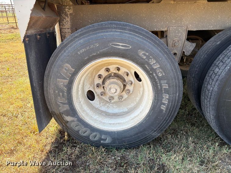 image for item FK3675 2002 Jet grain trailer
