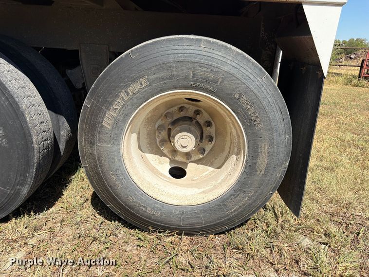image for item FK3675 2002 Jet grain trailer
