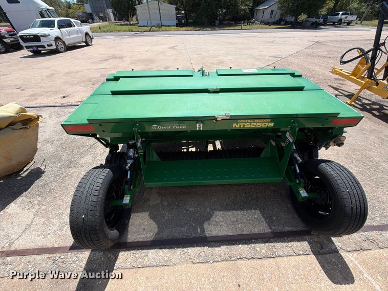 image for item FK5172 Great Plains NTS2509 no-till seeder