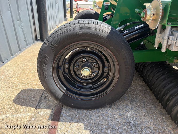 image for item FK5172 Great Plains NTS2509 no-till seeder