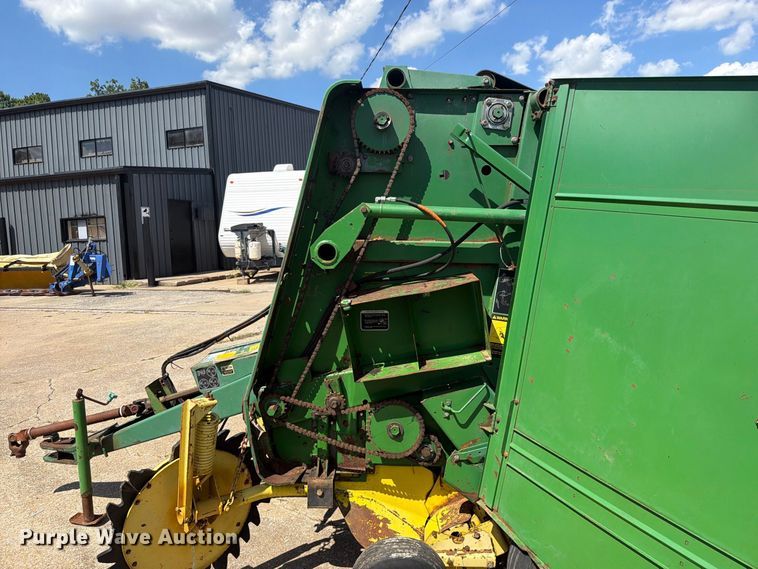 image for item FK5176 John Deere 330 round baler
