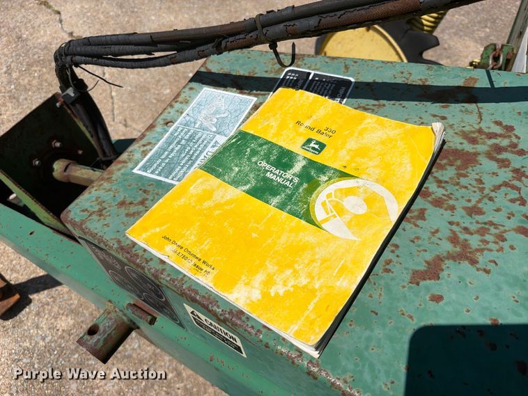 image for item FK5176 John Deere 330 round baler