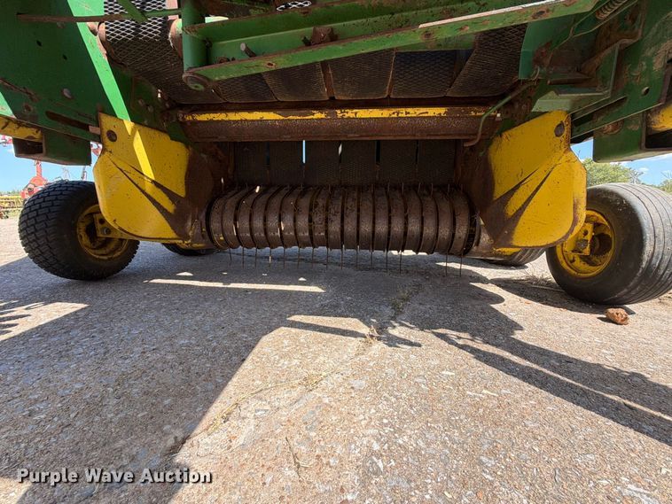 image for item FK5176 John Deere 330 round baler