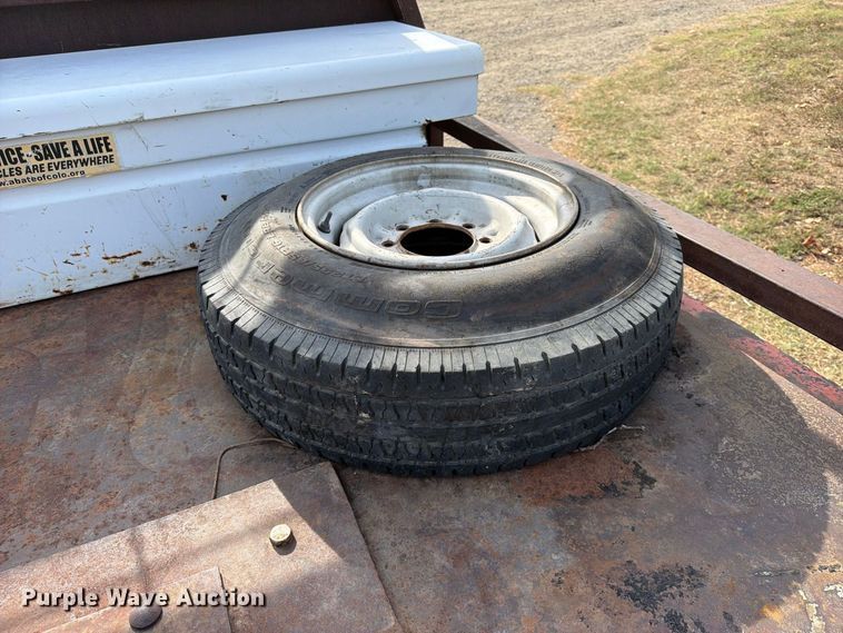 image for item FK5237 1985 GMC C2500 flatbed pickup truck
