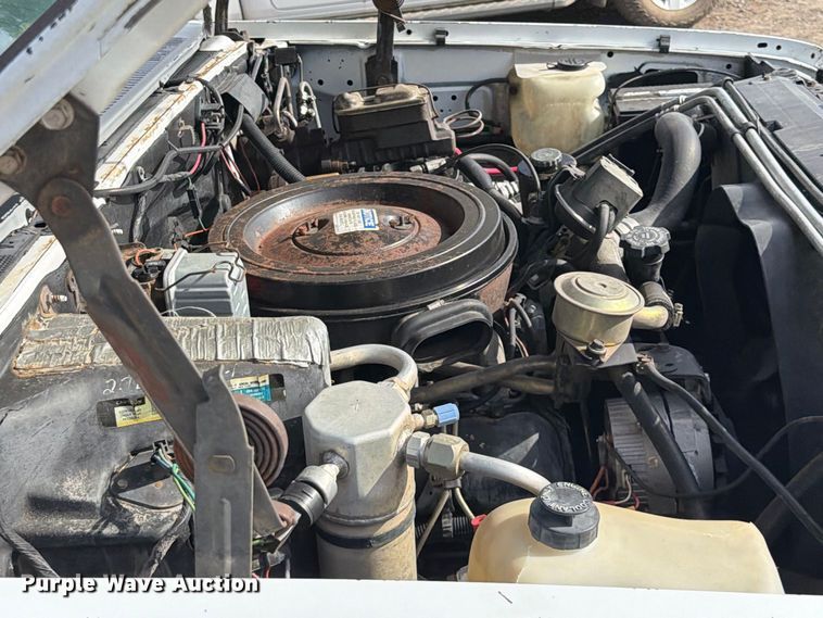 image for item FK5237 1985 GMC C2500 flatbed pickup truck